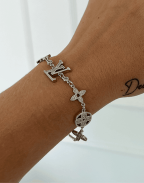 Pulseira LV Cravejada com Zirconias Banhada a Ouro 18k