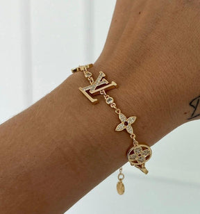 Pulseira LV Cravejada com Zirconias Banhada a Ouro 18k